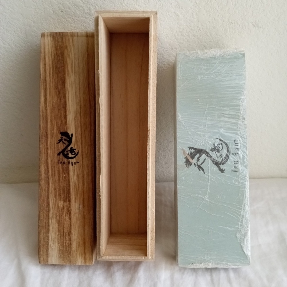 2 Sided  Knife Sharpening Stone  w Wooden Box NEW
